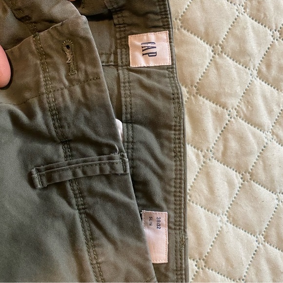 The gap - Picture 2 of 3